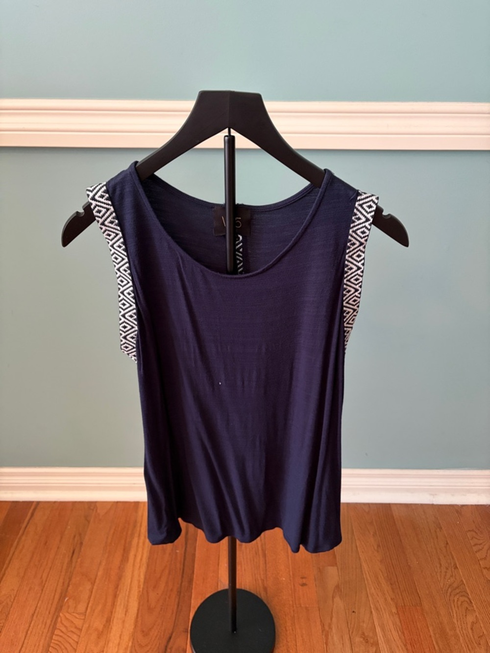 W5 Navy Tank with Black-and-White Geometric Shoulder Trim